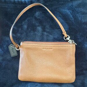 Coach Leather Wristlet – Tan Pebbled Leather – Classic & Timeless